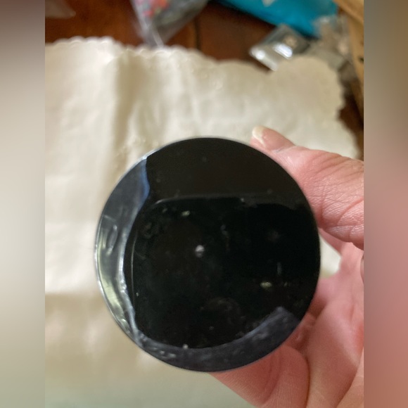 IT COSMETICS 9” Powder Brush NWT - Picture 7 of 7